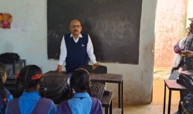 दुर्ग : जिला शिक्षा अधिकारी ने किया स्कूलों का निरीक्षण