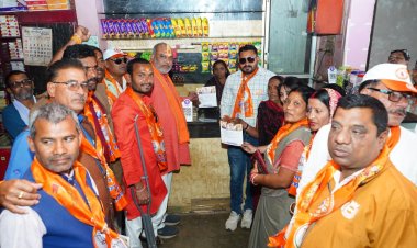 आत्मनिर्भर भारत पद यात्रा एवं घर- घर सम्पर्क अभियान कार्यक्रम में शामिल हुए दुर्ग ग्रामीण विधायक ललित चंद्राकर