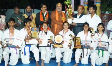 दुर्ग ग्रामीण विधायक ललित चंद्राकर  पदक विजेता सम्मान समारोह कार्यक्रम में शामिल हुए