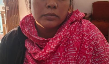 ज्वेलरी शॉप में चोरी का खुलासा: नेवई पुलिस ने महिला आरोपी को किया गिरफ्तार, सोने के टाप्स व स्कूटी बरामद