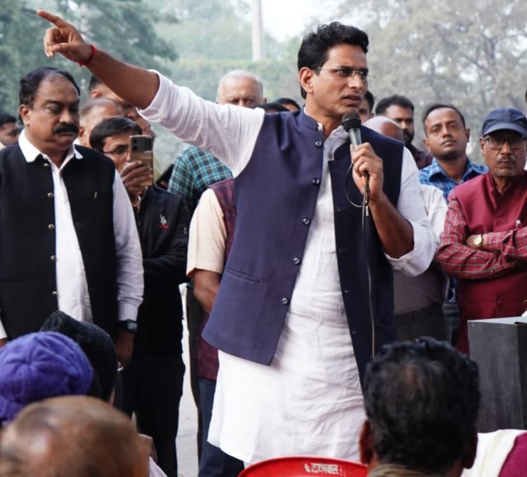 जमीनों के बड़े हुए दर और आज हुए प्रशासनिक लाठीचार्ज पर विधायक देवेंद्र का एक दिवसीय भूख हड़ताल 4 को