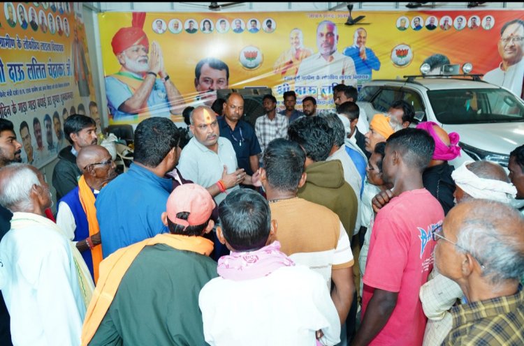 बोरी लिटिया में विद्युत टॉवर निर्माण का मामला: विधायक ललित चंद्राकर ने अधिकारियों को किसानों को उचित मुआवजा देकर ही कार्य शुरू करने के दिए निर्देश