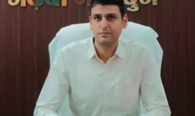 निगम आयुक्त पर कर्मचारी से निजी काम कराने का आरोप, वाट्सएप चैट के साथ हाईकोर्ट पहुंचा मामला