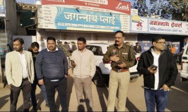 सुपेला संडे मार्केट में चला प्रशासन का बुलडोजर, अवैध कब्जों पर नगर निगम–पुलिस की बड़ी कार्रवाई