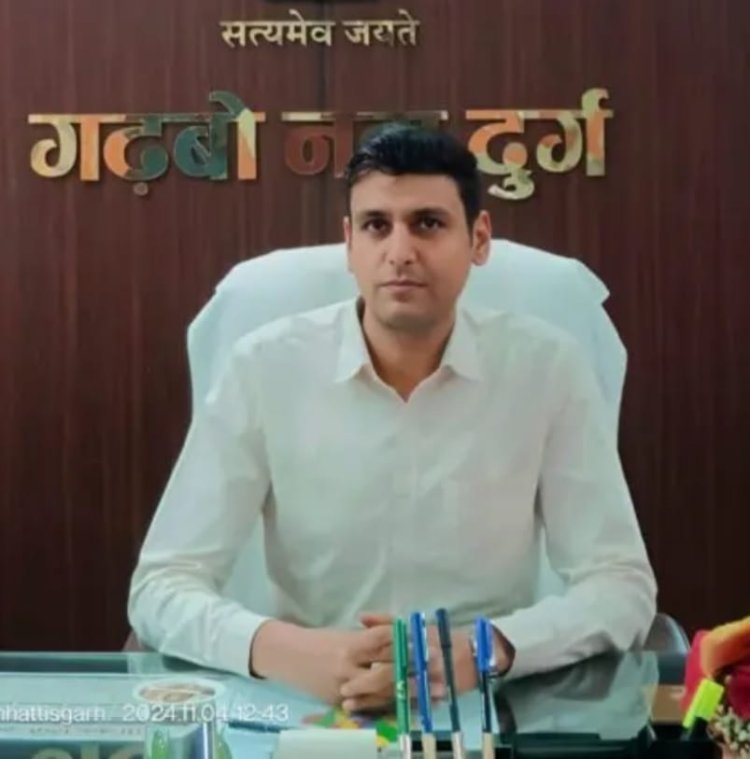 निगम आयुक्त पर कर्मचारी से निजी काम कराने का आरोप, वाट्सएप चैट के साथ हाईकोर्ट पहुंचा मामला