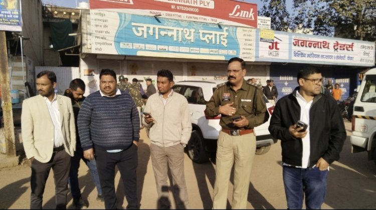 सुपेला संडे मार्केट में चला प्रशासन का बुलडोजर, अवैध कब्जों पर नगर निगम–पुलिस की बड़ी कार्रवाई