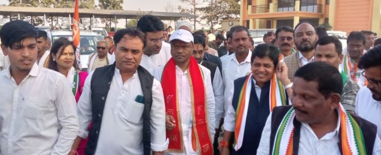 प्रदेश कांग्रेस अध्यक्ष दीपक बैज के मनरेगा बचाओ संग्राम पदयात्रा में लगातार साथ चल रहे हैं अय्यूब खान 