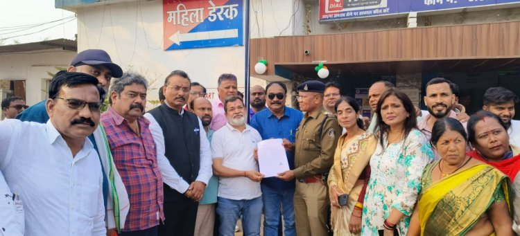 पूर्व मुख्यमंत्री भूपेश बघेल पर आपत्तिजनक टिप्पणी: भिलाई में कांग्रेस का थाने पर धरना