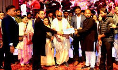 बॉलीवुड सिंगर कनिका कपूर की धमाकेदार प्रस्तुति के साथ मैनपाट महोत्सव 2026 का हुआ भव्य समापन