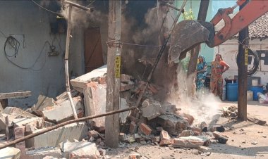 दुर्ग में हत्या कांड: मुख्य आरोपी पर दोहरी कार्रवाई, जेल के साथ अवैध निर्माण पर बुलडोजर