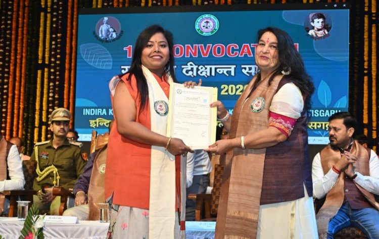 डॉ. शशि को ललित कला के क्षेत्र में शोध के लिए डॉक्टरेट