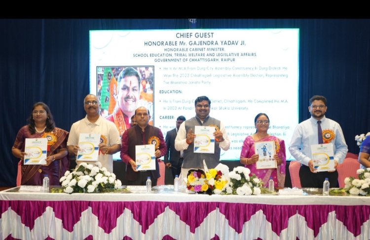 शासकीय नर्सिंग कॉलेज, दुर्ग के एक दिवसीय अंतरराष्ट्रीय कॉन्फ्रेंस में दिन भर चला मंथन का दौर, सम्मानित किए गए मेधावी स्टूडेंट