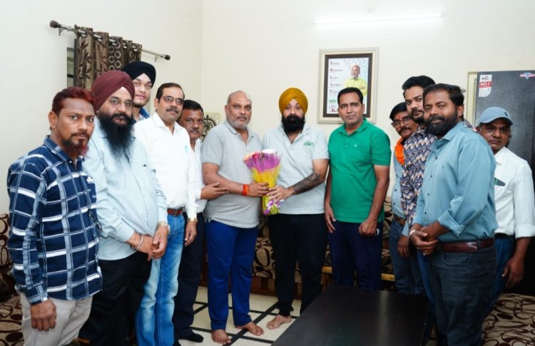 दुर्ग ग्रामीण विधायक ललित चंद्राकर से अल्पसंख्यक मोर्चा के नवनियुक्त पदाधिकारियों ने की सौजन्य मुलाकात