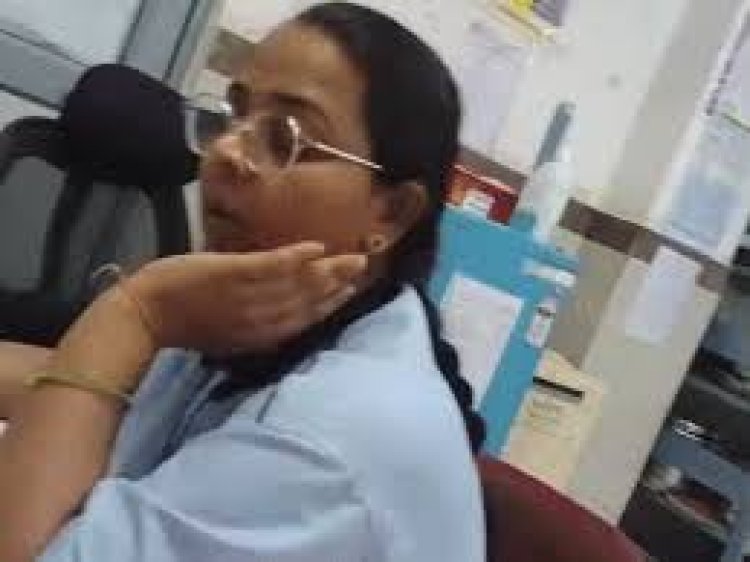 सोशल मीडिया ने दिलाई सजा! वसूली के आरोप में दो नर्सें सस्पेंड