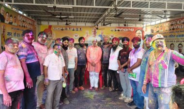 दुर्ग ग्रामीण विधायक ललित चंद्राकर ने क्षेत्र की जनता संग खेली होली