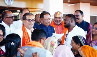 दुर्ग ग्रामीण विधायक ललित चंद्राकर  के नेतृत्व में दुर्ग ग्रामीण विधान सभा क्षेत्र के सरपंचों ने देखी विधान सभा सत्र की कार्यवाही