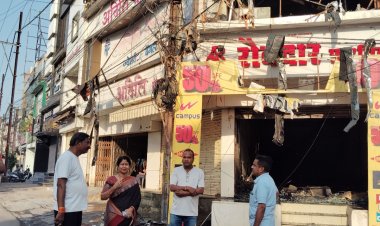 इंदिरा मार्केट में भीषण आग, फुटवियर दुकान जली महापौर अलका बाघमार ने मौके पर पहुंचकर नुकसान का लिया जायजा