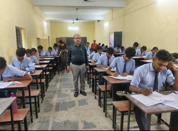 उड़नदस्ता दल ने किया विभिन्न केंद्रों का औचक निरीक्षण