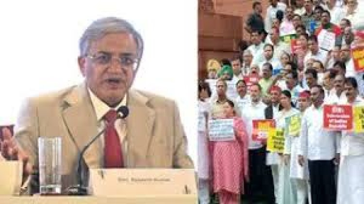 मुख्य चुनाव आयुक्त के खिलाफ विपक्ष लामबंद, 200 सांसदों ने उन्हें हटाने के लिए दिया नोटिस