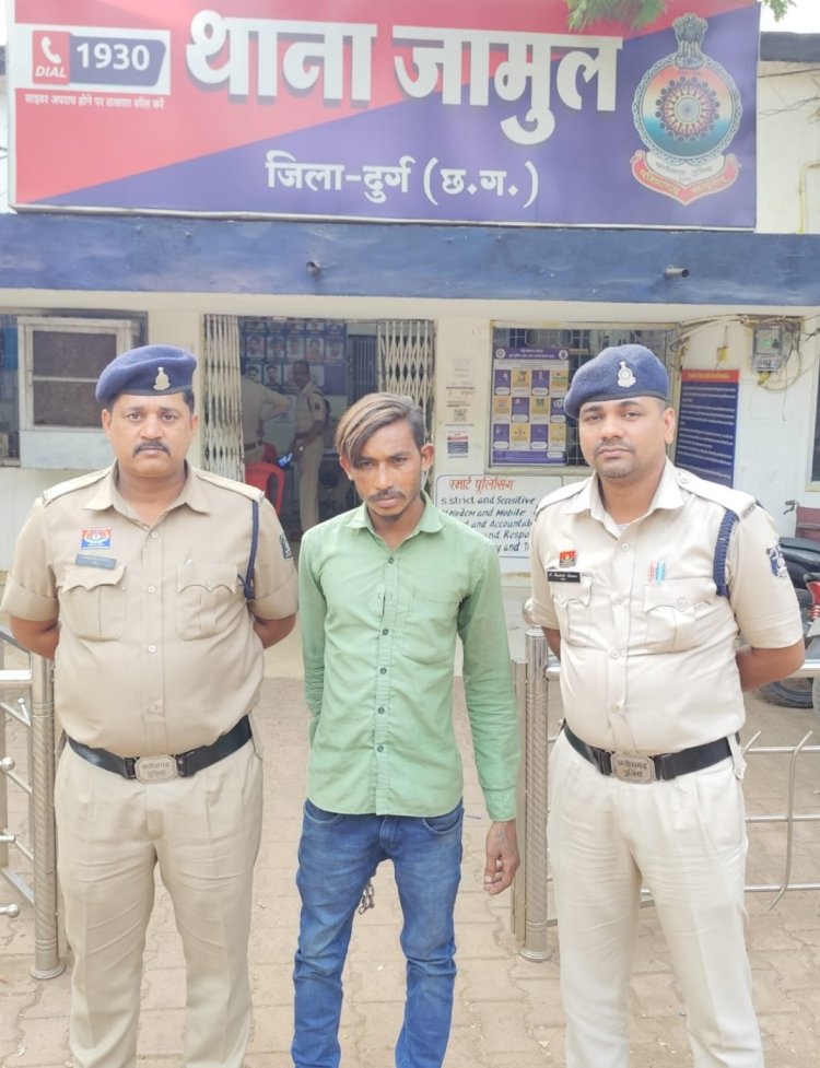 शराब के पैसे नहीं मिलने पर बेटे ने अपने ही घर में लगाई आग, गिरफ्तार