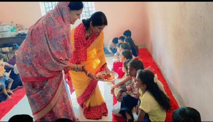 दुर्ग : जय माता दी के जयकारों से गूंजा निगम, महापौर ने कन्याओं को कराया स्नेह भोज