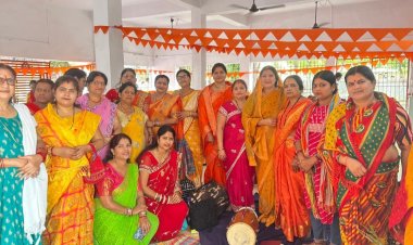 हनुमान जयंती पर नीलू महिला स्व सहायता समूह द्वारा भव्य सुंदरकांड पाठ एवं भजन-कीर्तन