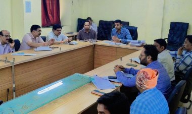 दुर्ग : जनगणना-2027 की तैयारियों को लेकर निगम आयुक्त की अहम समीक्षा बैठक