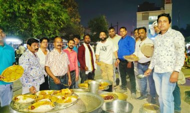 अंबेडकर जयंती पर भिलाई में सेवा का संदेश, वंचितों को कराया गया भोजन