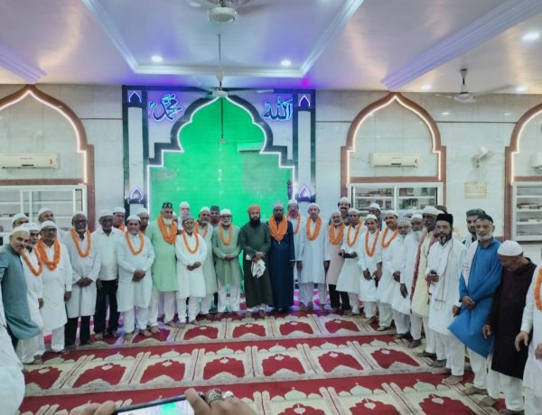 जामा मस्जिद सेक्टर -6 में हज यात्रियों का सम्मान, अवाम से दुआ और माफी की गुजारिश