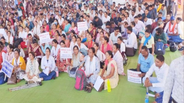 सरकारी आश्वासन बेअसर, NHM कर्मियों की फिर हड़ताल की चेतावनी