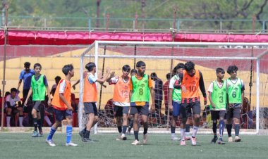 भिलाई में फुटबॉल का जुनून, टॉप खिलाड़ियों को वर्ल्ड कप जर्सी से नवाजा गया