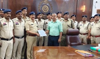 ऑनलाइन सट्टा और चोरी के बड़े मामलों का खुलासा, दुर्ग रेंज आईजी ने पुलिस टीमों को किया सम्मानित