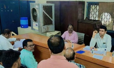 दुर्ग : फर्जी टैक्स वसूली पर निगम सख्त, सहायक राजस्व निरीक्षकों को जारी किए पहचान पत्र