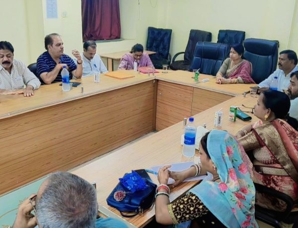 वार्डों की समस्याओं पर महापौर अलका बाघमार गंभीर, पाइपलाइन लीकेज और जल बर्बादी रोकने के निर्देश