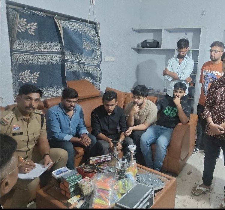 फ्लैट में चल रहा था अवैध हुक्का अड्डा, 6 आरोपी गिरफ्तार – दुर्ग पुलिस की कार्रवाई