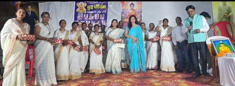 बुद्ध पूर्णिमा महोत्सव में निकली धम्म रैली, बुद्ध-अम्बेडकर के गीतों पर बच्चों ने दी प्रस्तुति
