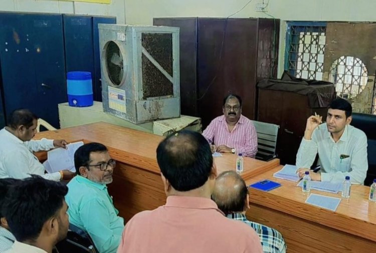 दुर्ग : फर्जी टैक्स वसूली पर निगम सख्त, सहायक राजस्व निरीक्षकों को जारी किए पहचान पत्र