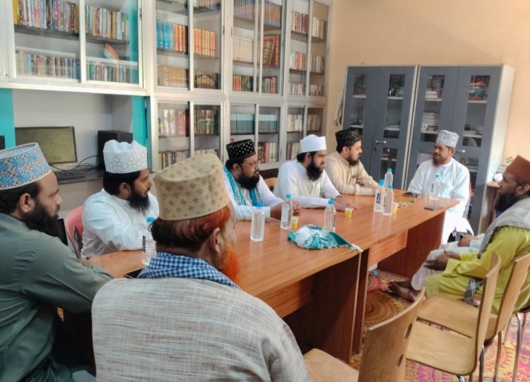 उर्स में आपत्तिजनक हरकत पर आलिमों का सख्त एतराज, शरीयत के मुताबिक होगी रस्म,बढ़ती खुराफात और उसकी रोकथाम के लिए उलेमा-ए-भिलाई की बैठक में लिए गए कई फैसले