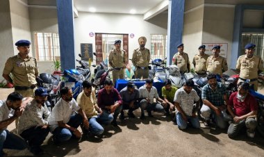 दुर्गः मंकी रिजॉर्ट के पीछे चल रहे जुआ फड़ पर पुलगांव पुलिस की रेड, 15 आरोपी गिरफ्तार