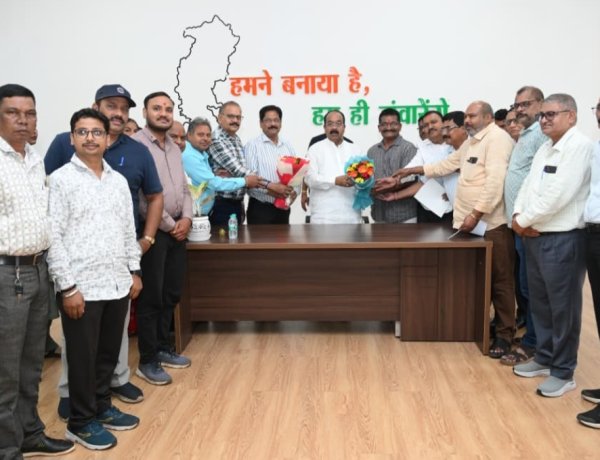 उपमुख्यमंत्री अरुण साव से स्वायत्तशासी कर्मचारी महासंघ की मुलाकात, 15 सूत्रीय मांगपत्र सौंपा