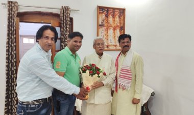 "दुर्ग सर्किट हाउस में रामप्रताप सिंह से आत्मीय मुलाकात, संगठन को मजबूत बनाने पर हुआ मंथन"