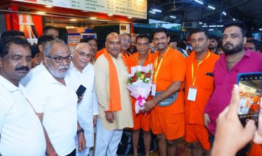 दुर्ग से बाबा बैद्यनाथ धाम के लिए रवाना हुआ 200 शिवभक्तों का पहला जत्था, बोलबम से गूंजा रेलवे स्टेशन