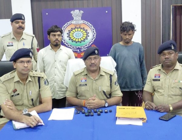 दुर्ग में महिला की हत्या का अंधा कत्ल चंद घंटों में सुलझा, दुष्कर्म के प्रयास के बाद पत्थर से कुचलकर हत्या करने वाले दो आरोपी गिरफ्तार