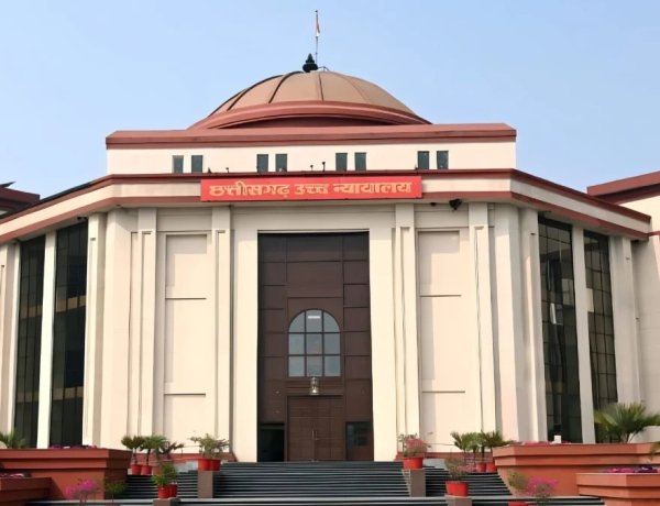 बिलासपुर हाईकोर्ट का अहम निर्णय: शादीशुदा बेटी भी है अनुकंपा नियुक्ति की हकदार