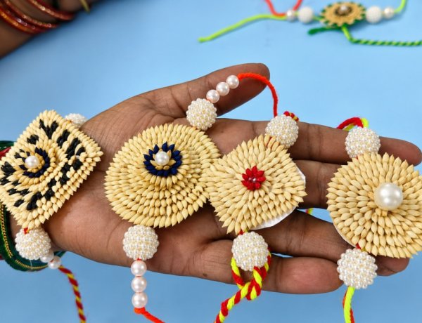 राखी में दिखेगी छत्तीसगढ़ की संस्कृति, विष्णु भोग चावल से तैयार हुई खास सौगात