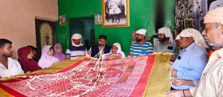 भिलाई से ताजबाग नागपुर रवाना हुई उर्स पाक की चादर, अकीदतमंदों ने मांगी अमन-चैन की दुआ