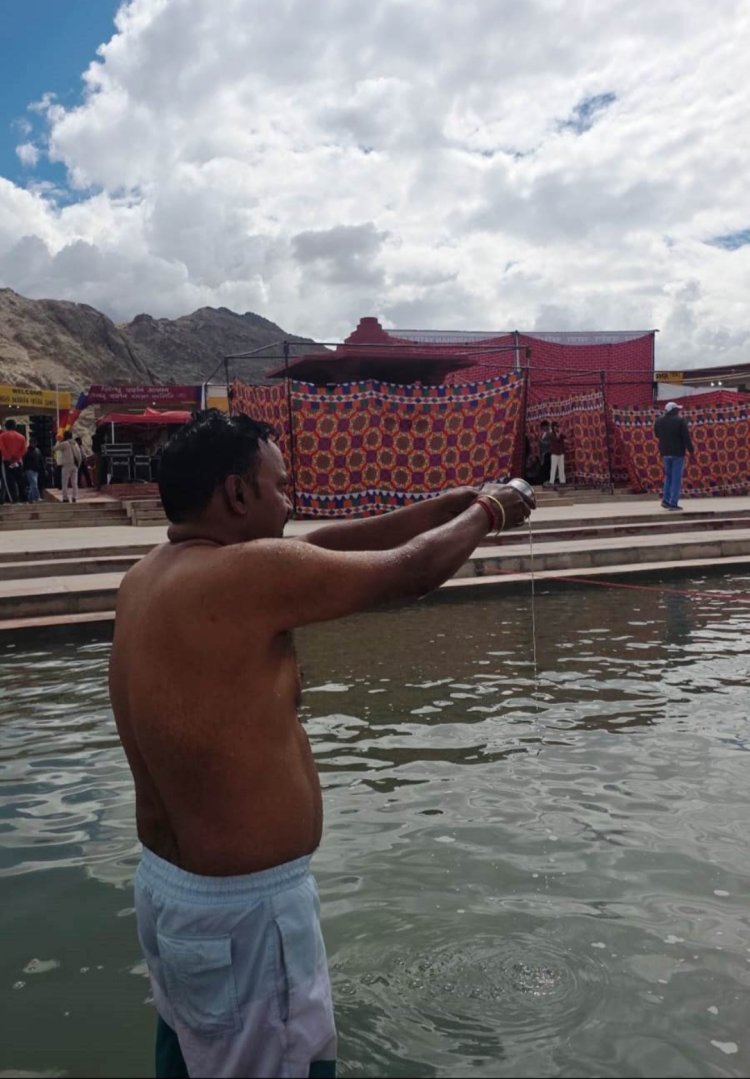 शिवनाथ से सिंधु तक आस्था की अनूठी यात्रा, भिलाई के युवक ने निभाई परंपरा
