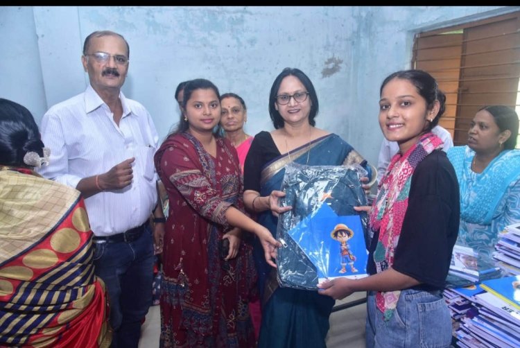 “बेटी बचाओ, बेटी पढ़ाओ”अभियान में जीई फाउंडेशन ने बालिकाओं को दी शैक्षणिक सामग्री