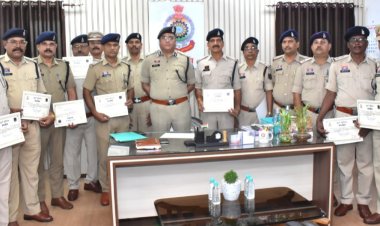 उत्कृष्ट अपराध विवेचना के लिए दुर्ग पुलिस के 16 अधिकारी-कर्मचारी सम्मानित