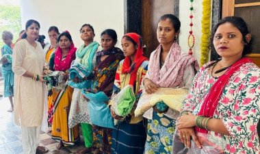 सावन सोमवार पर भक्ति में डूबा सिंधिया नगर, रुद्राभिषेक के साथ वृद्धजनों व कामकाजी दीदियों को बांटे सावन उपहार